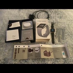 FITBIT VERSA SMARTWATCH w/ GPS HEALTH & - Black/Gray/Silver EXC